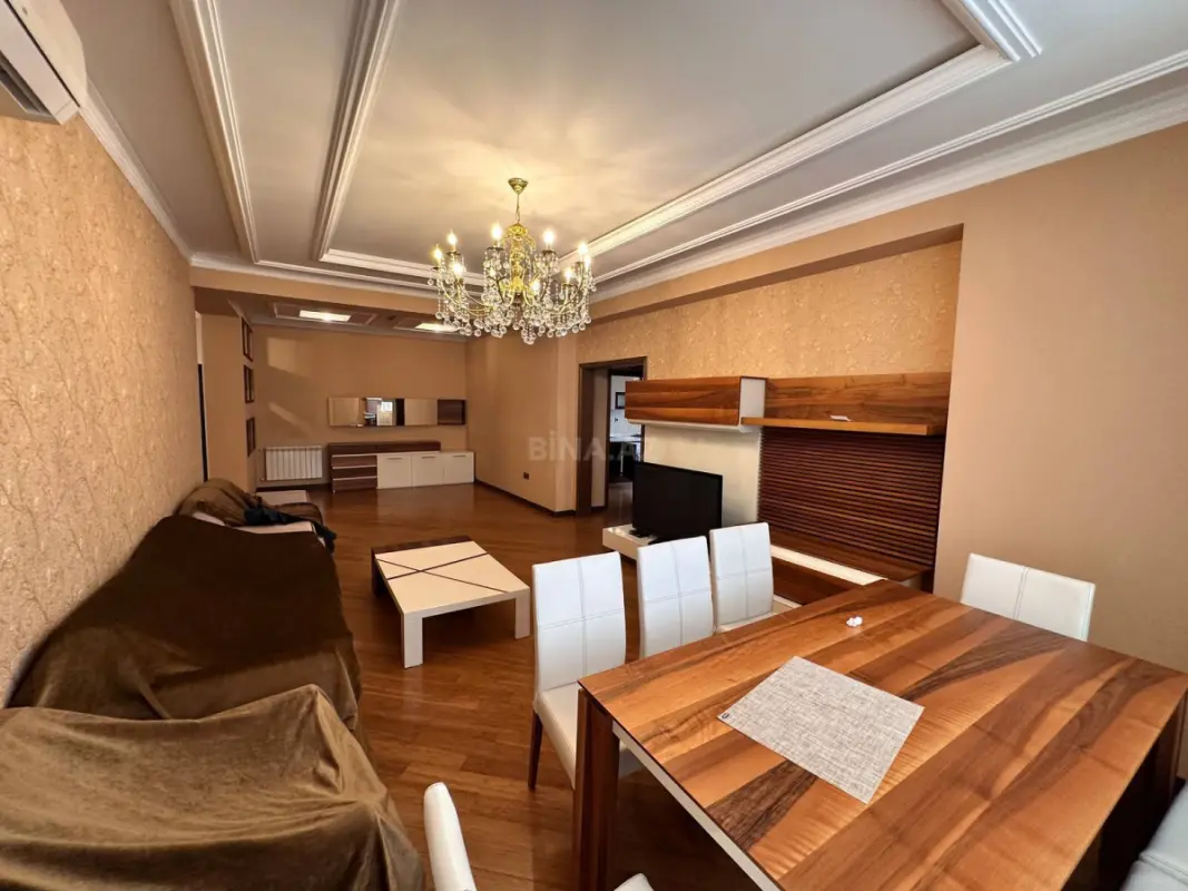Kirayə verilir 4 otaqlı mənzil 160 m²
