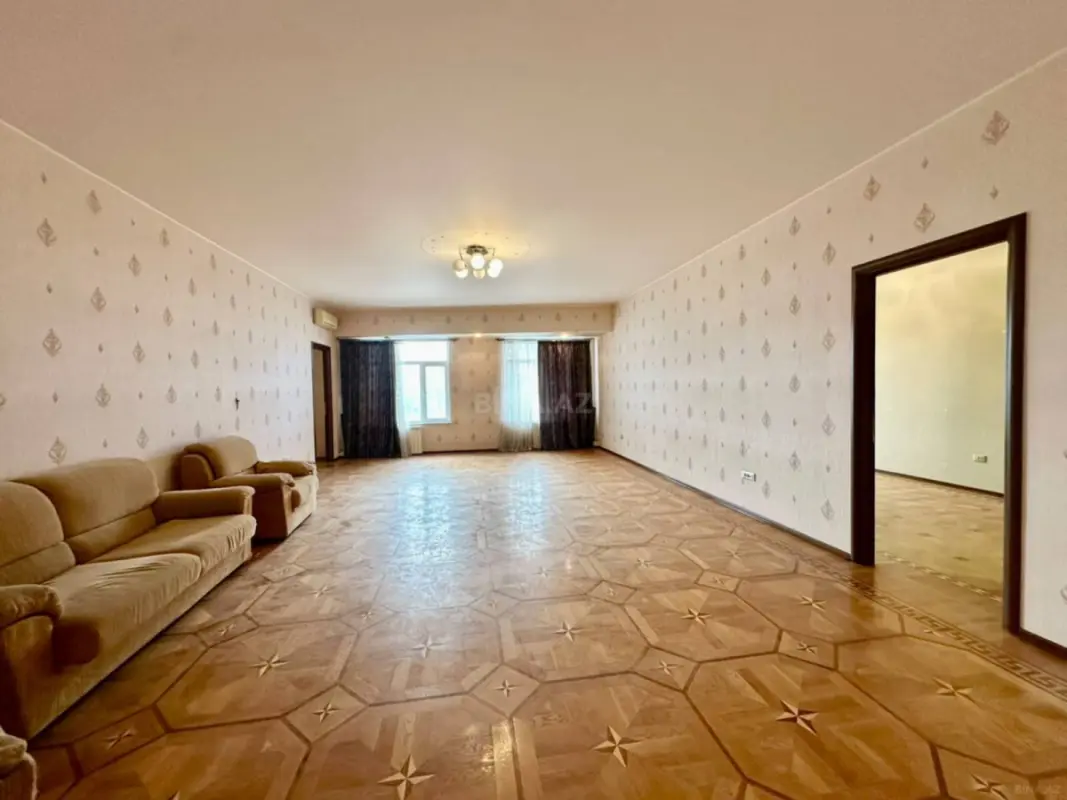 Satılır 2 otaqlı mənzil 153 m²