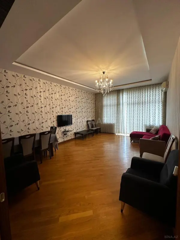 Kirayə verilir 3 otaqlı mənzil 130 m²