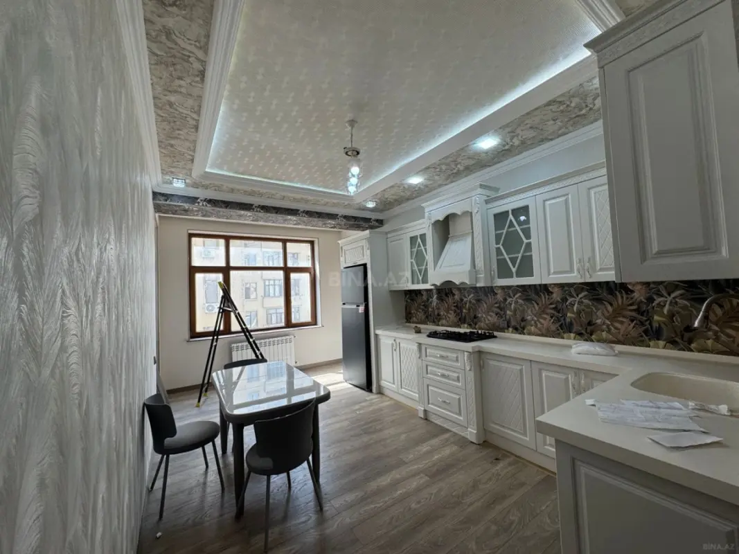 Kirayə verilir 3 otaqlı mənzil 135 m²
