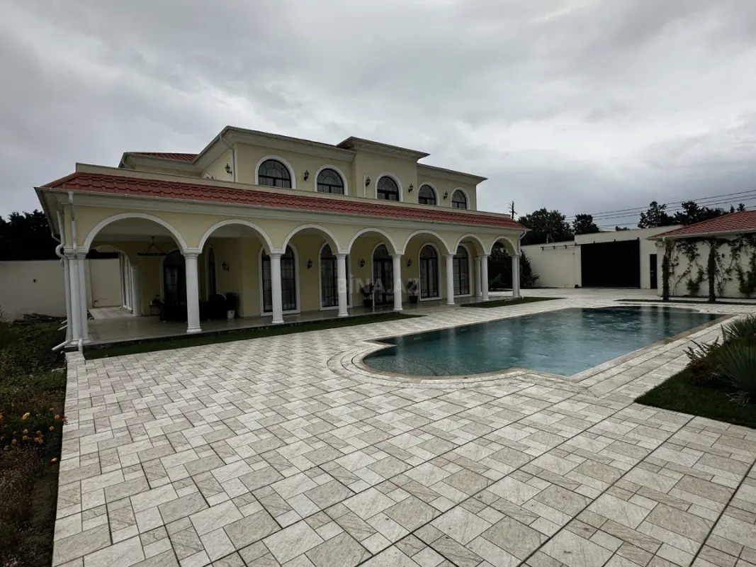 Satılır 8 otaqlı həyət evi 460 m²