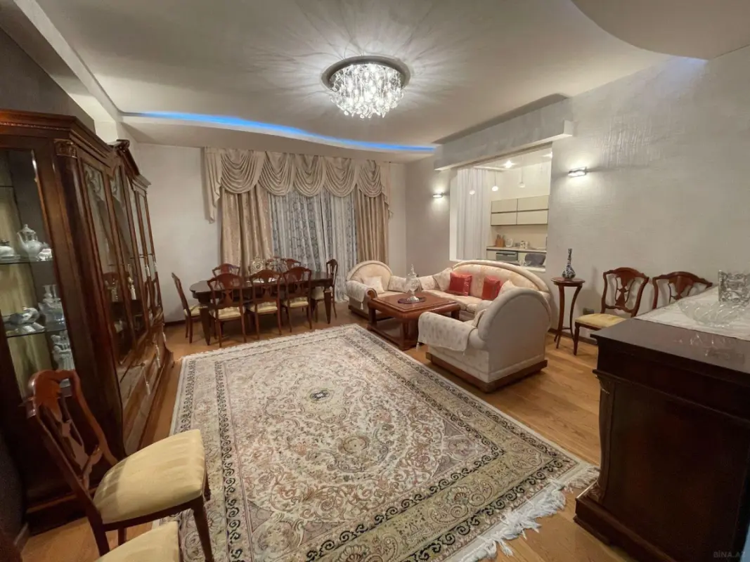 Kirayə verilir 3 otaqlı mənzil 150 m²