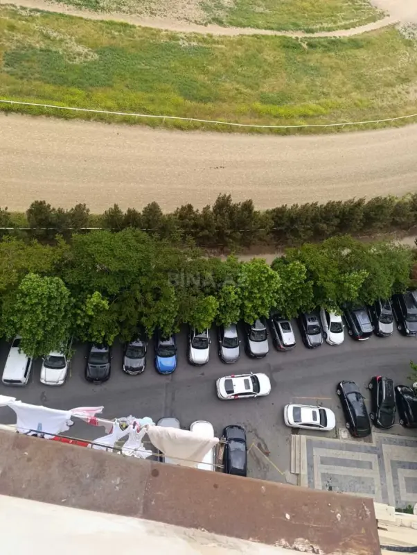 Satılır 3 otaqlı mənzil 158 m²