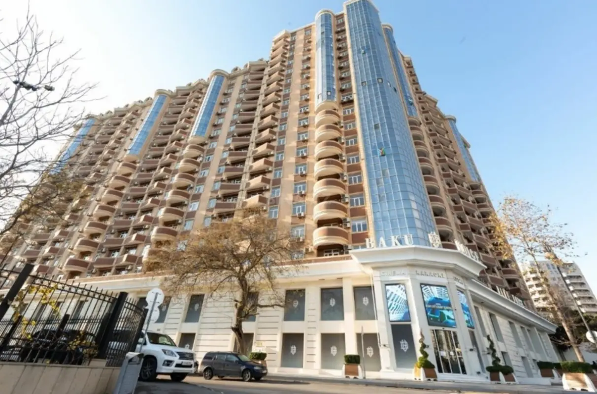 Satılır 3 otaqlı mənzil 145 m²