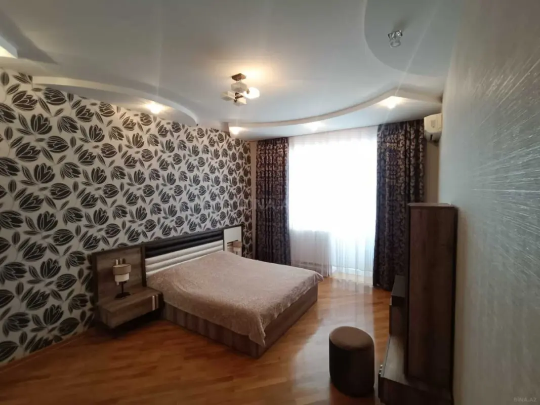 Kirayə verilir 3 otaqlı mənzil 130 m²