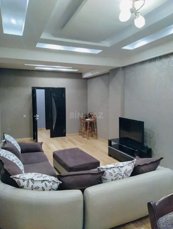 Satılır 2 otaqlı mənzil 101 m²