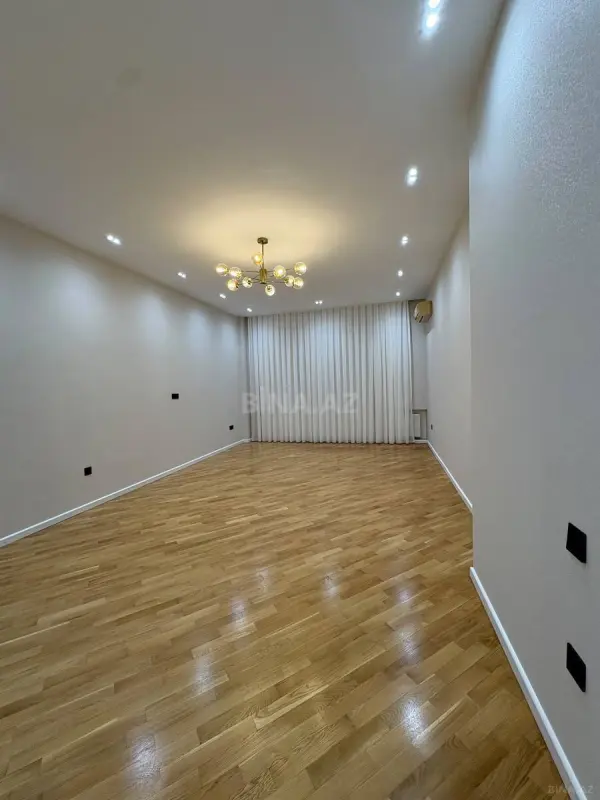 Satılır 3 otaqlı mənzil 148 m²