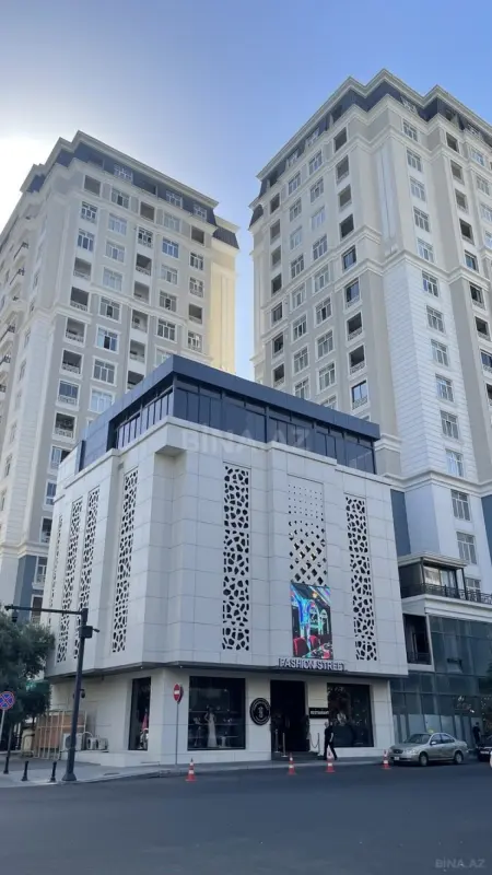 Satılır 3 otaqlı mənzil 128 m²