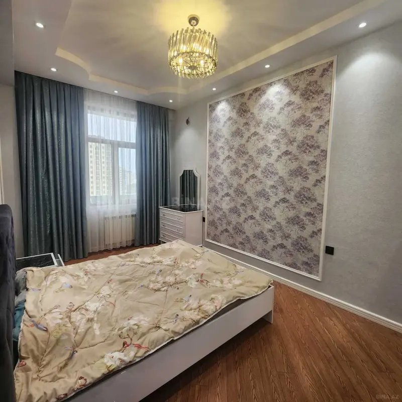 Kirayə verilir 2 otaqlı mənzil 95 m²