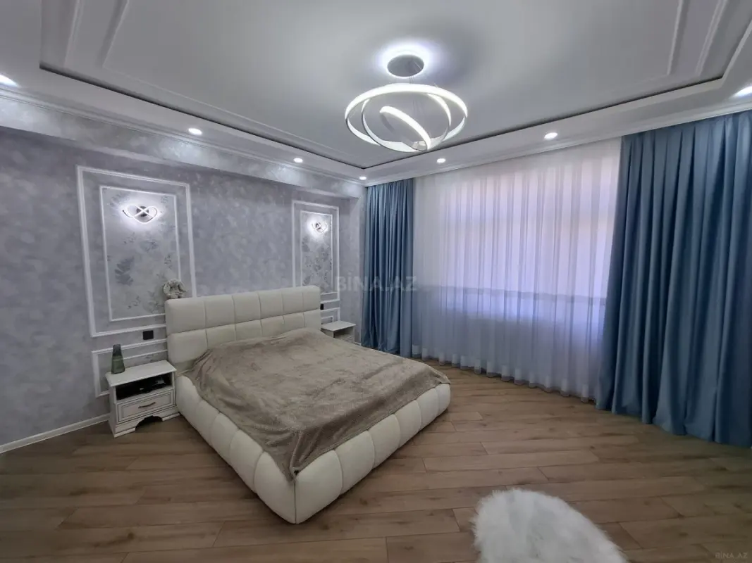 Satılır 3 otaqlı mənzil 130 m²