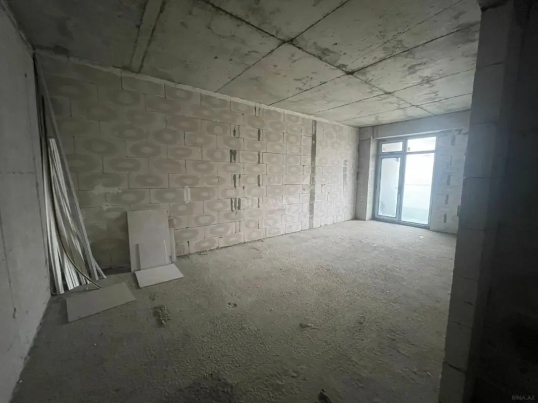 Satılır 2 otaqlı mənzil 102 m²