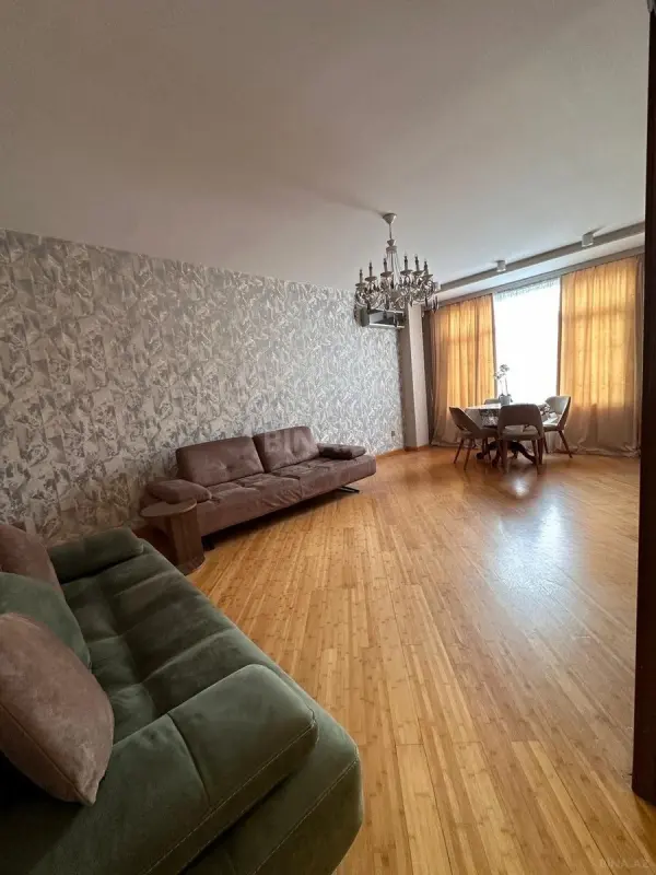 Satılır 2 otaqlı mənzil 70 m²