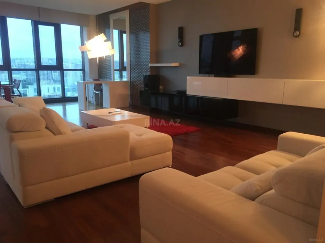 Kirayə verilir 3 otaqlı mənzil 180 m²