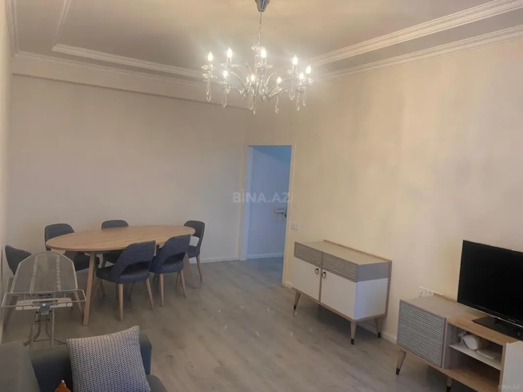 Kirayə verilir 2 otaqlı mənzil 76 m²