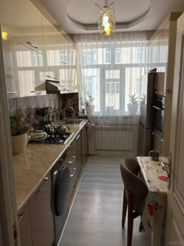Satılır 3 otaqlı mənzil 102 m²