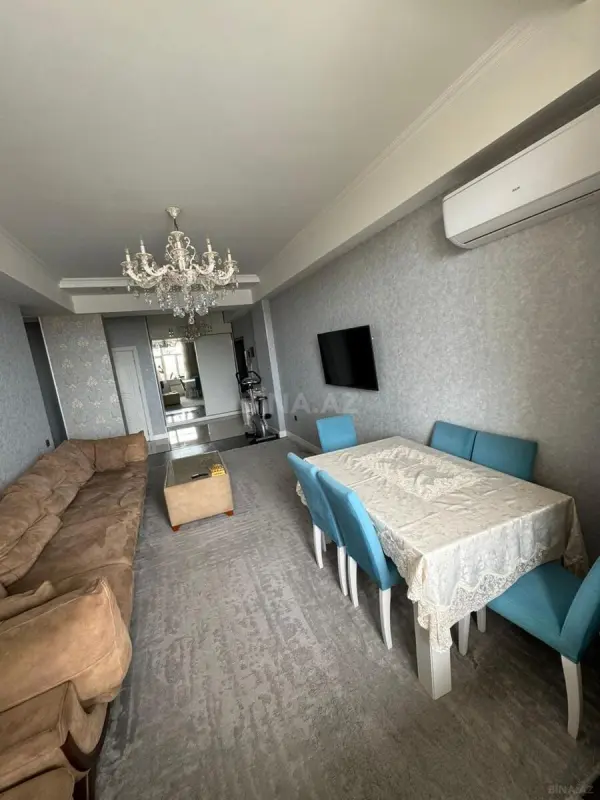 Satılır 4 otaqlı mənzil 141 m²