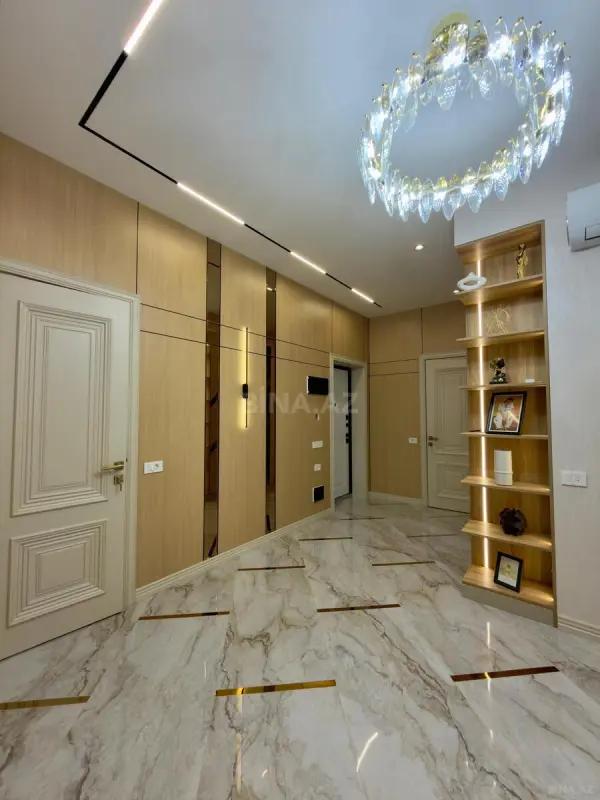 Satılır 3 otaqlı mənzil 127 m²