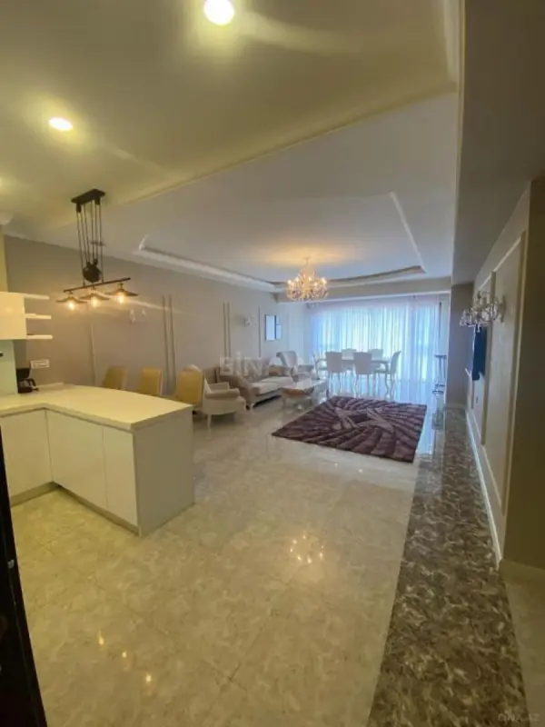 Kirayə verilir 3 otaqlı mənzil 150 m²