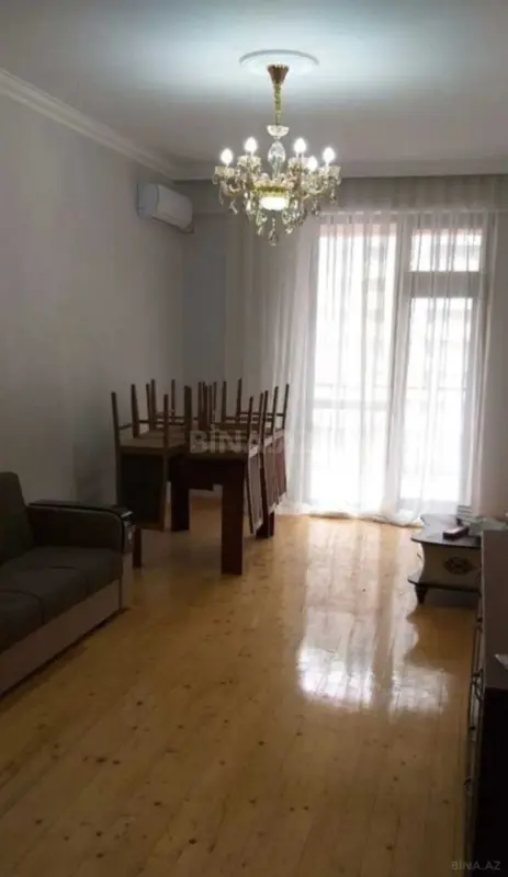 Kirayə verilir 2 otaqlı mənzil 105 m²