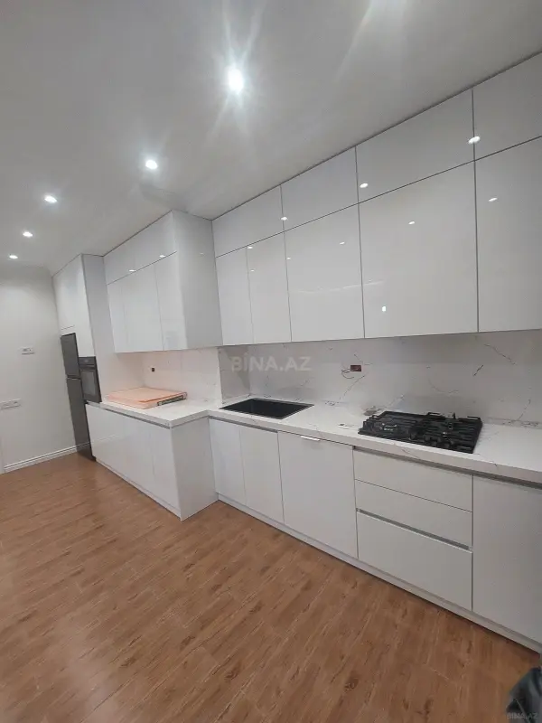 Kirayə verilir 4 otaqlı mənzil 200 m²