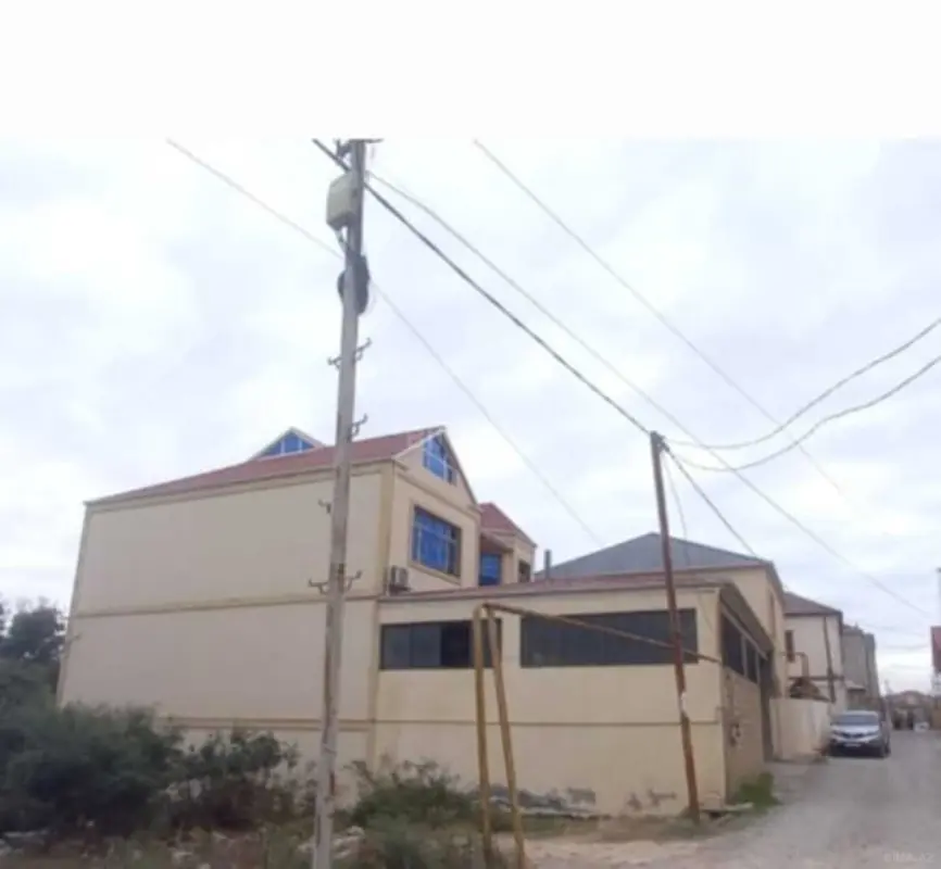 Satılır 5 otaqlı həyət evi 220 m²
