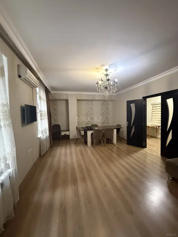 Satılır 3 otaqlı mənzil 130 m²