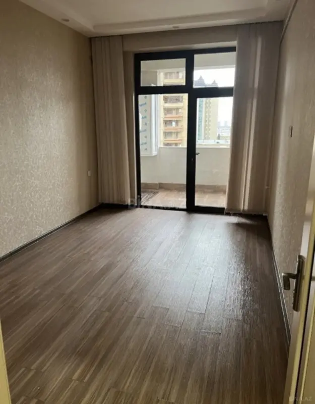 Kirayə verilir 2 otaqlı ofis 65 m²
