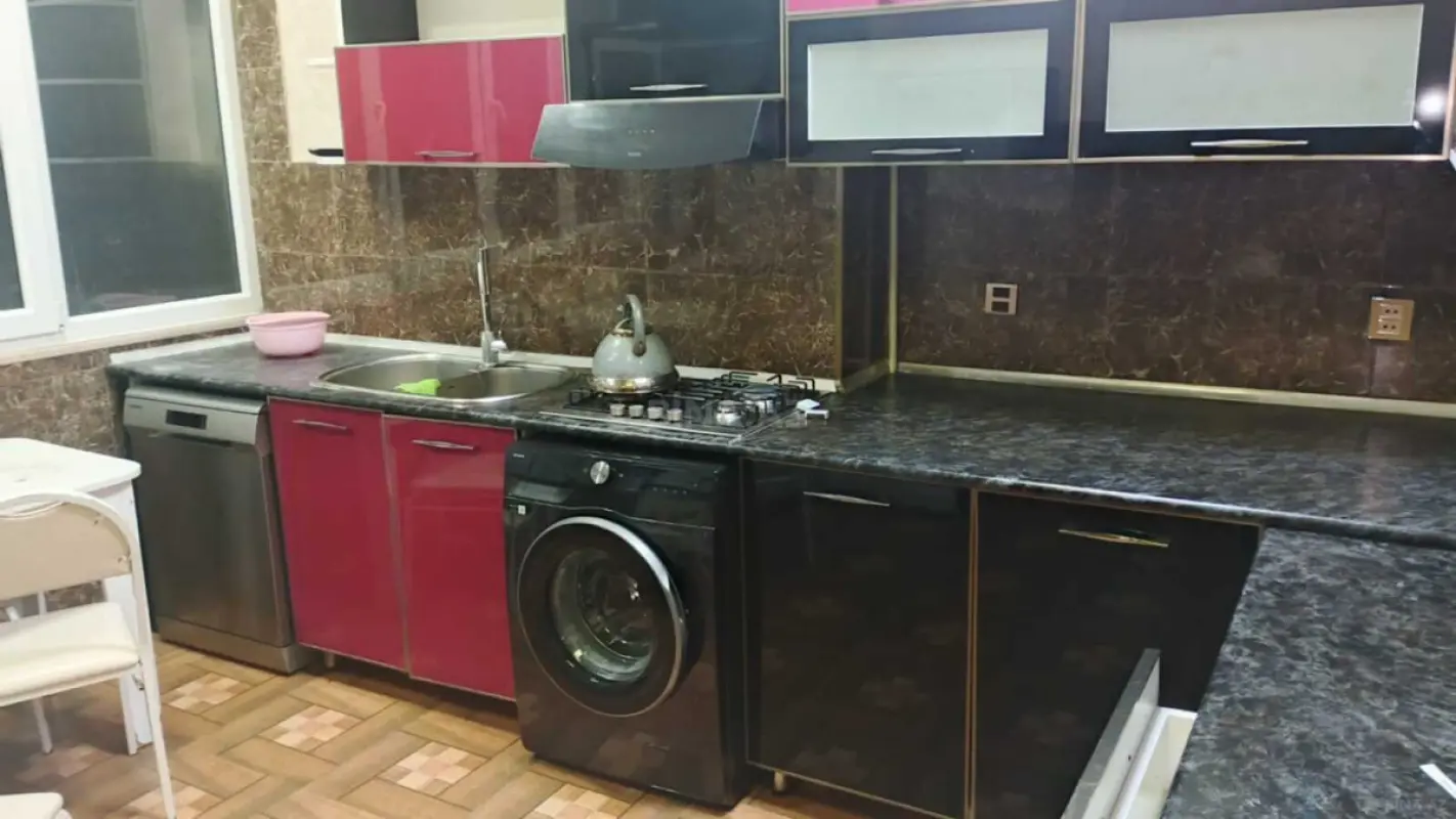 Kirayə verilir 3 otaqlı mənzil 90 m²