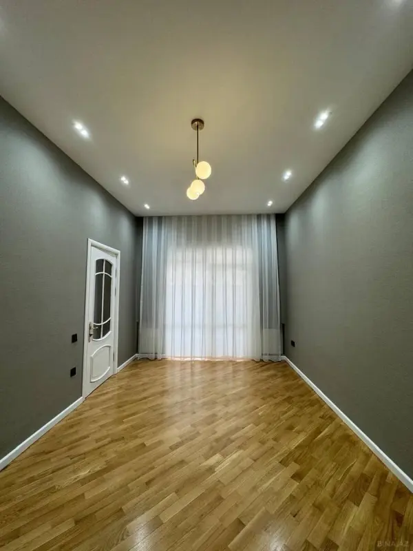 Satılır 3 otaqlı mənzil 148 m²