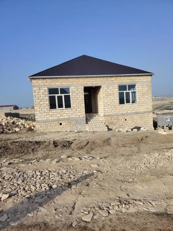 Satılır 5 otaqlı həyət evi 130 m²