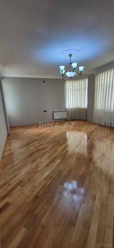 Satılır 3 otaqlı mənzil 124 m²