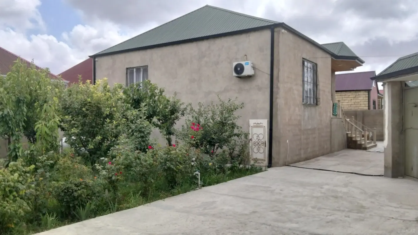 Satılır 4 otaqlı həyət evi 140 m²