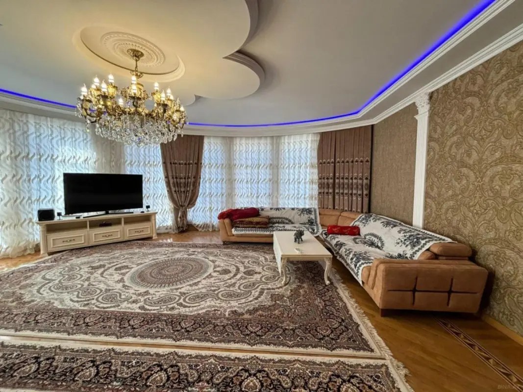 Kirayə verilir 3 otaqlı mənzil 170 m²