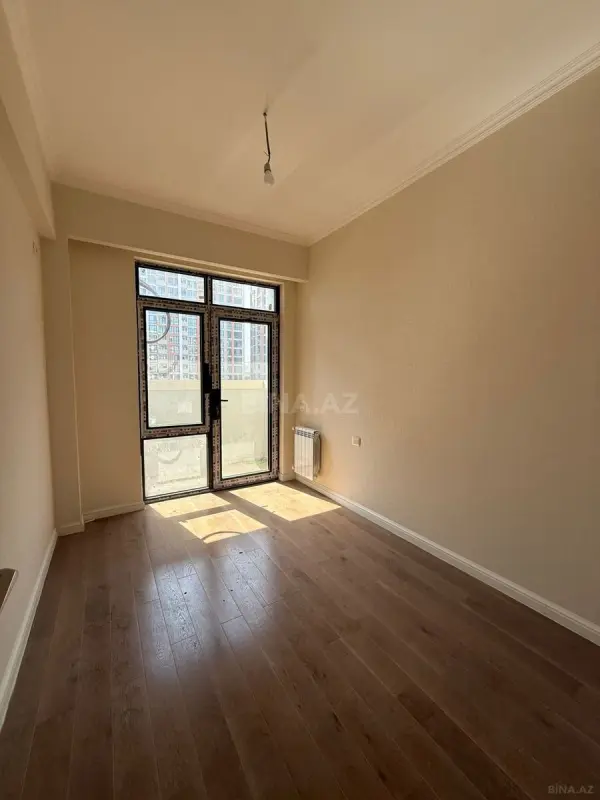Satılır 4 otaqlı mənzil 120 m²