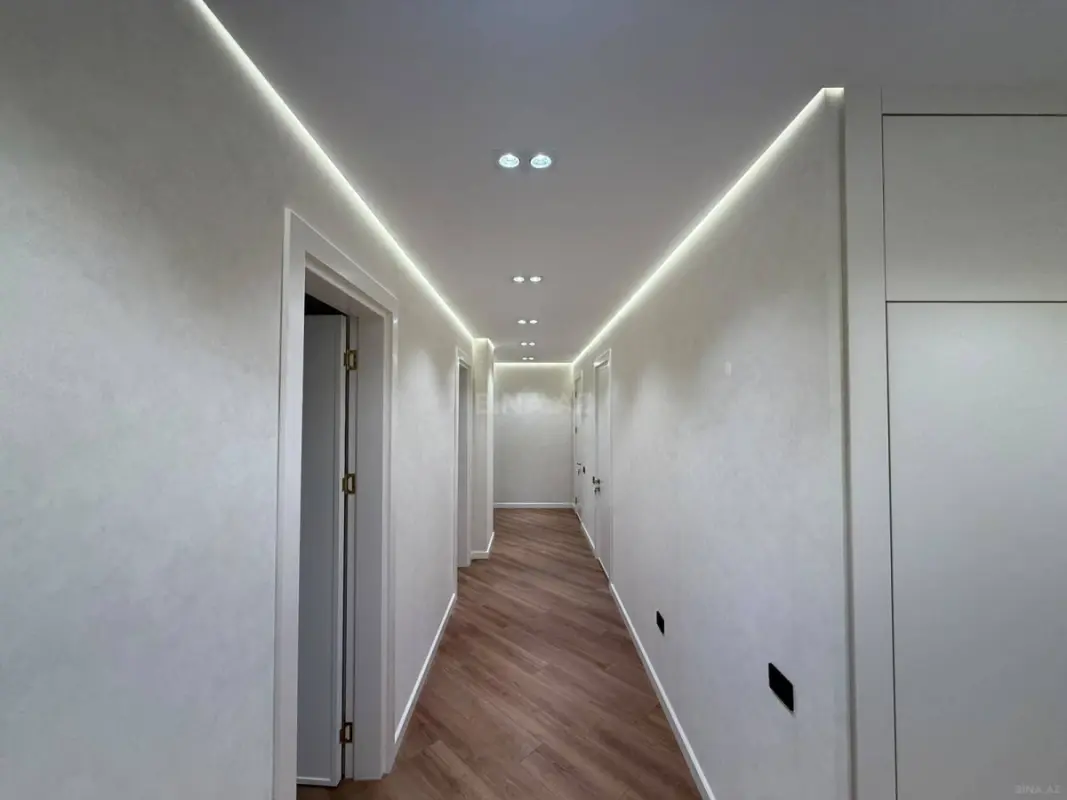 Satılır 3 otaqlı mənzil 148 m²