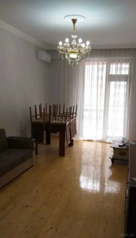 Kirayə verilir 2 otaqlı mənzil 105 m²