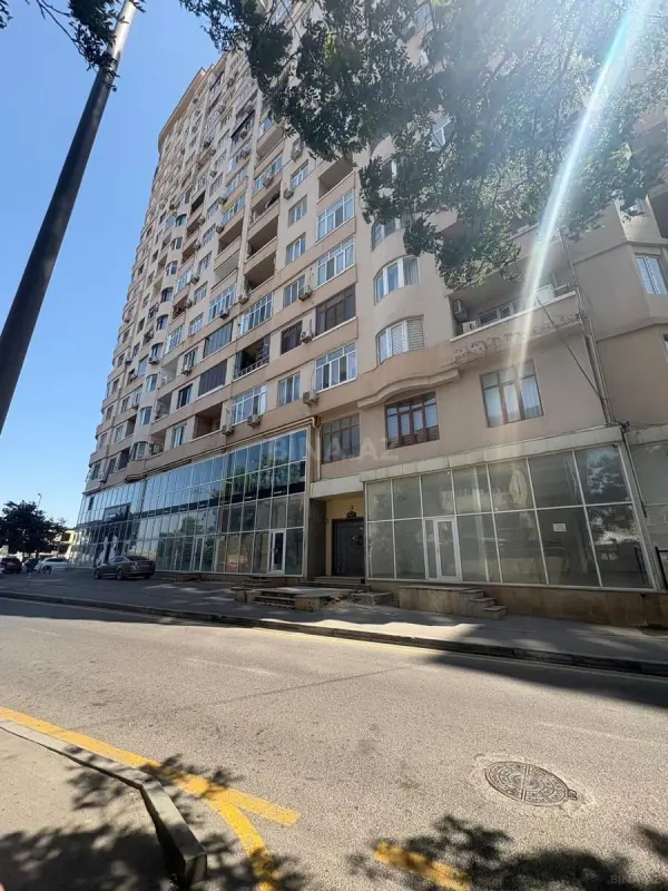 Satılır 2 otaqlı mənzil 92 m²