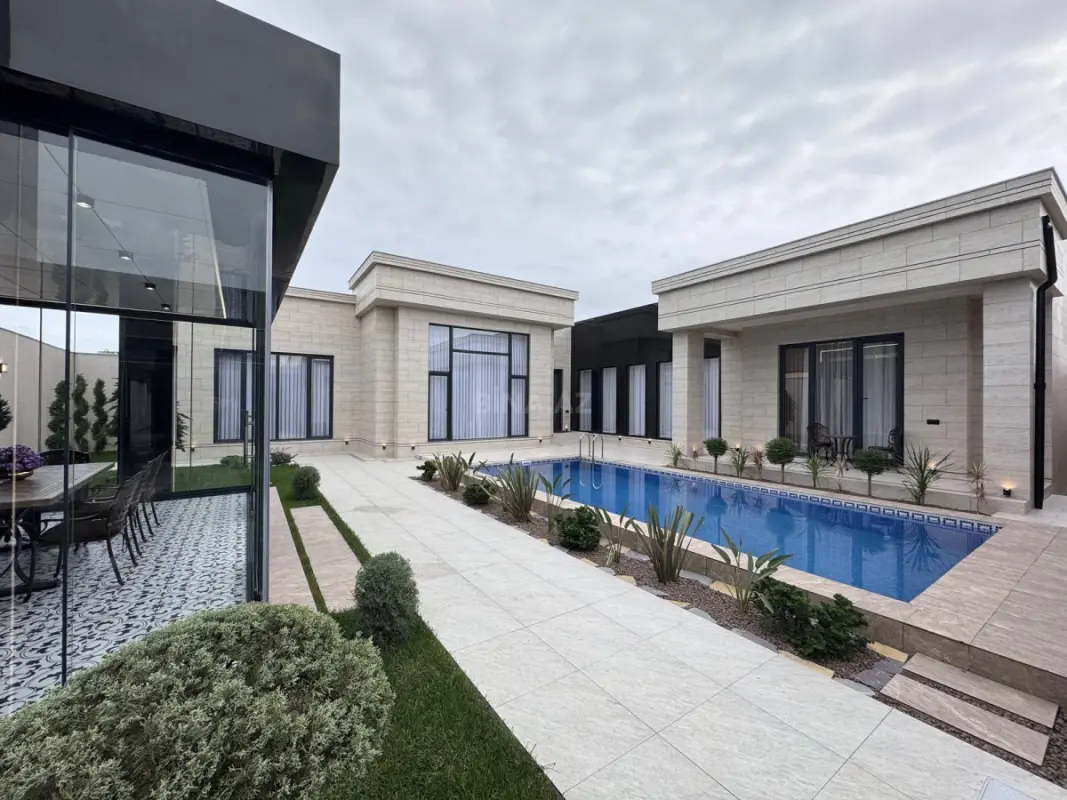 Satılır 5 otaqlı həyət evi 220 m²