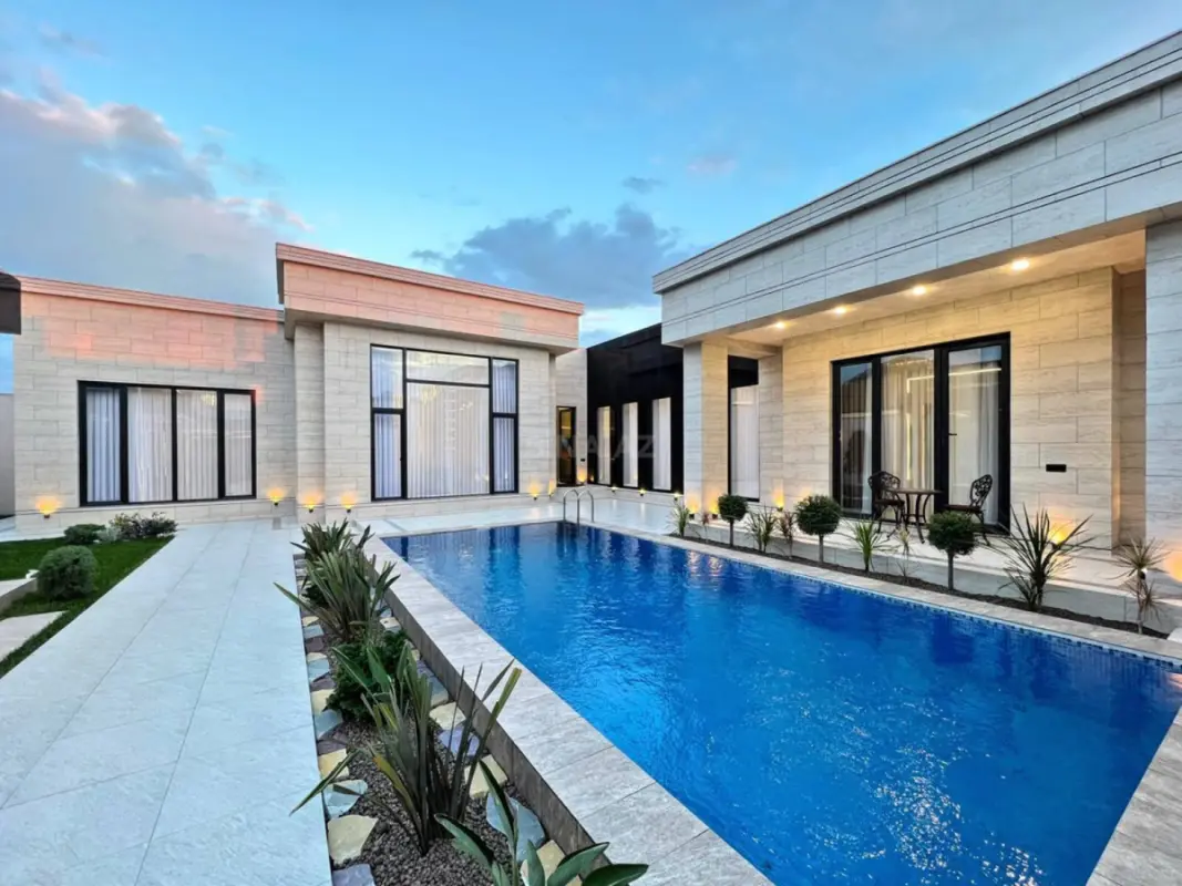 Satılır 5 otaqlı həyət evi 220 m²