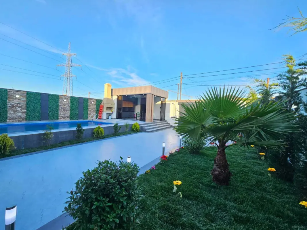 Satılır 4 otaqlı həyət evi 185 m²