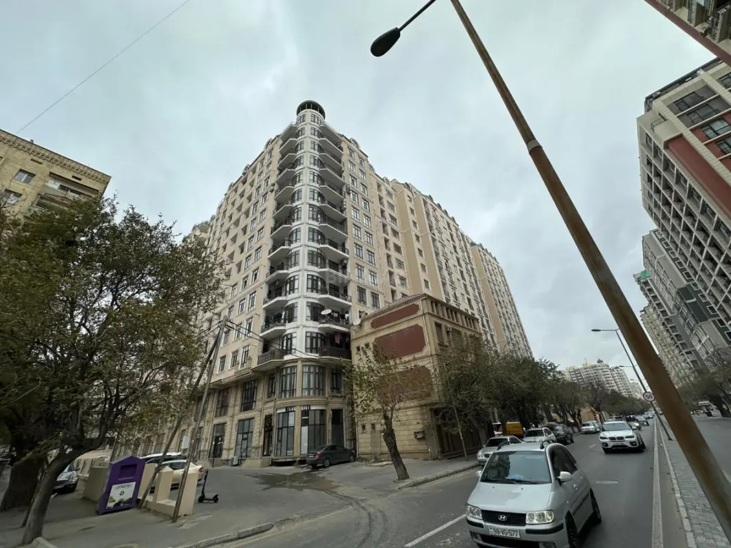 Satılır 3 otaqlı mənzil 101 m²