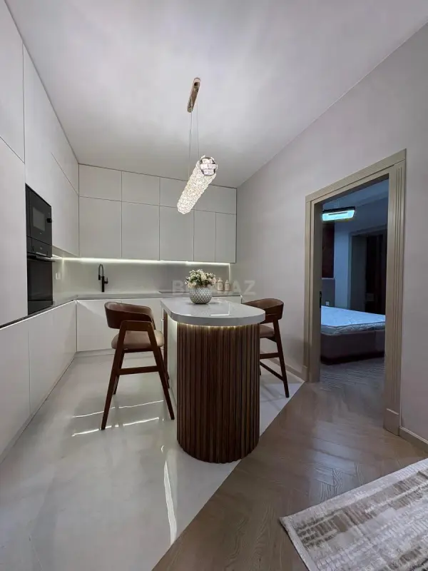 Kirayə verilir 2 otaqlı mənzil 90 m²