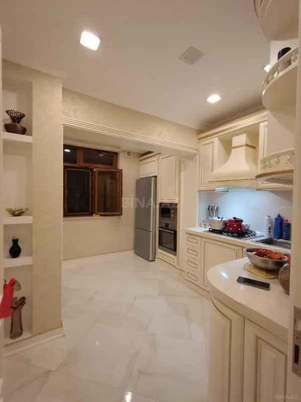 Satılır 5 otaqlı mənzil 110 m²