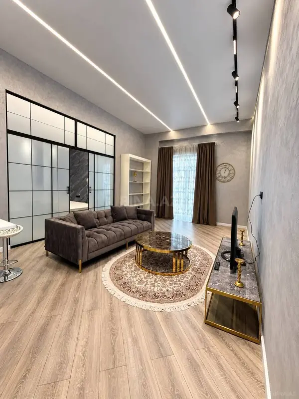 Kirayə verilir 2 otaqlı mənzil 67 m²