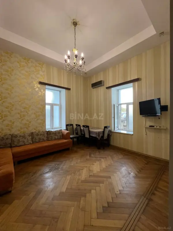 Satılır 2 otaqlı mənzil 70 m²