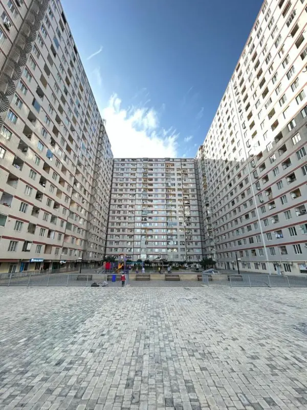 Kirayə verilir 2 otaqlı mənzil 95 m²