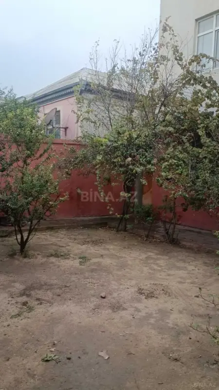 Satılır 7 otaqlı həyət evi 200 m²