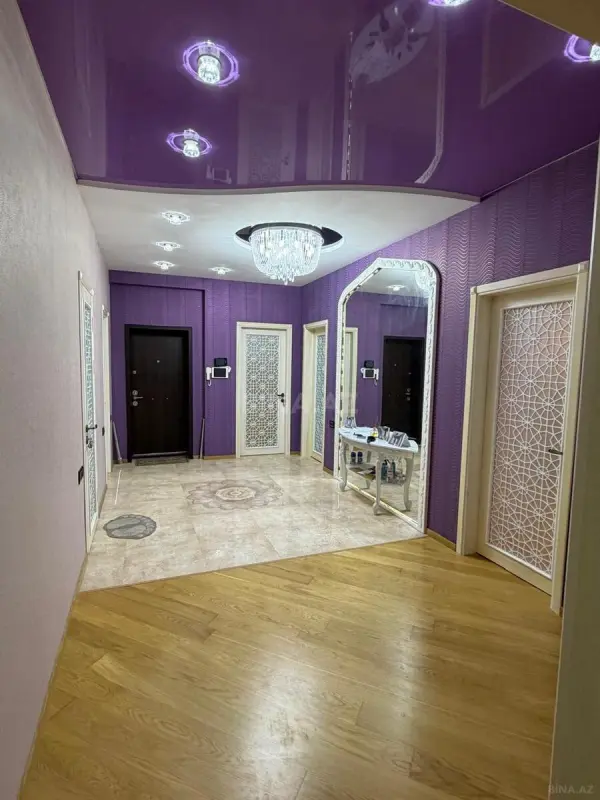 Satılır 4 otaqlı mənzil 177 m²