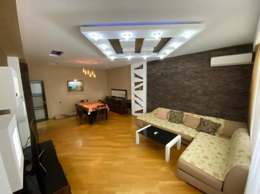 Satılır 2 otaqlı mənzil 105 m²