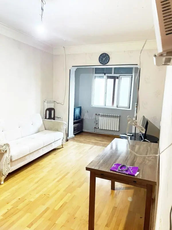 Satılır 2 otaqlı mənzil 47 m²